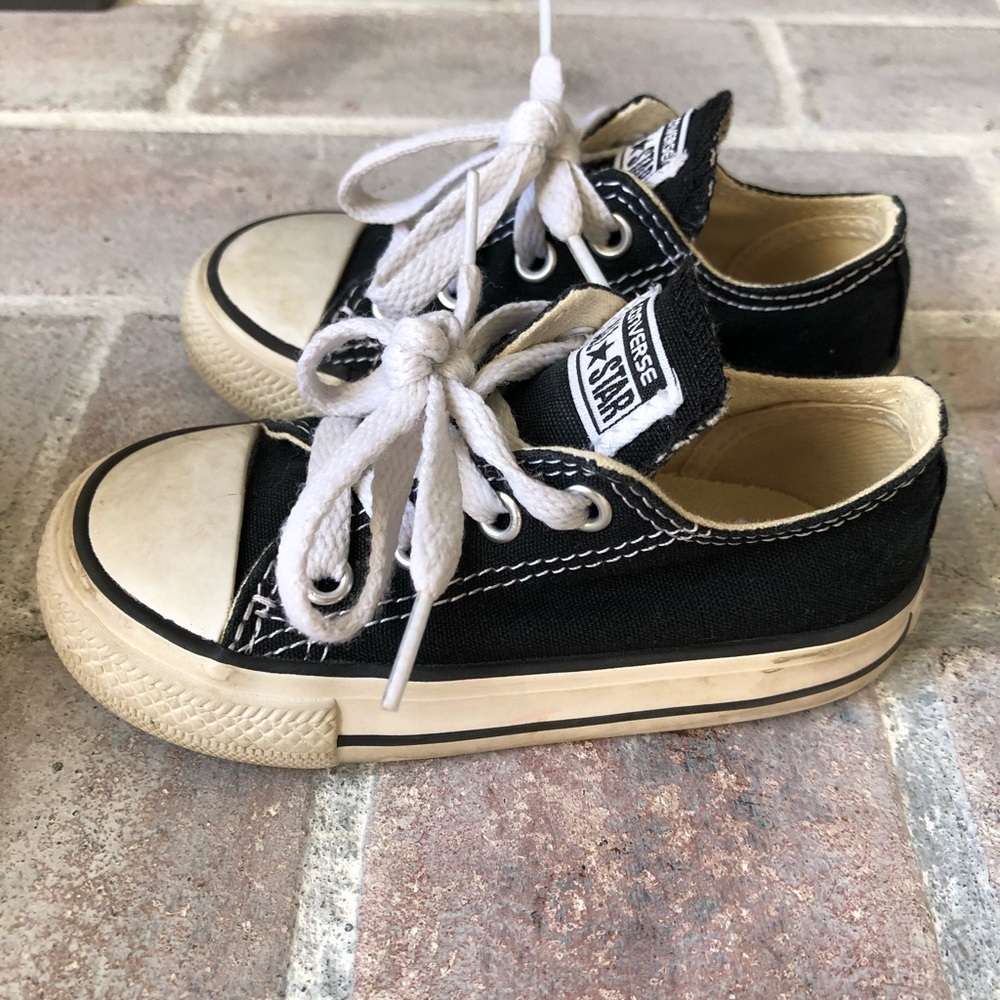 Size 6 Toddler Black Chuck Taylor Converse Shoes